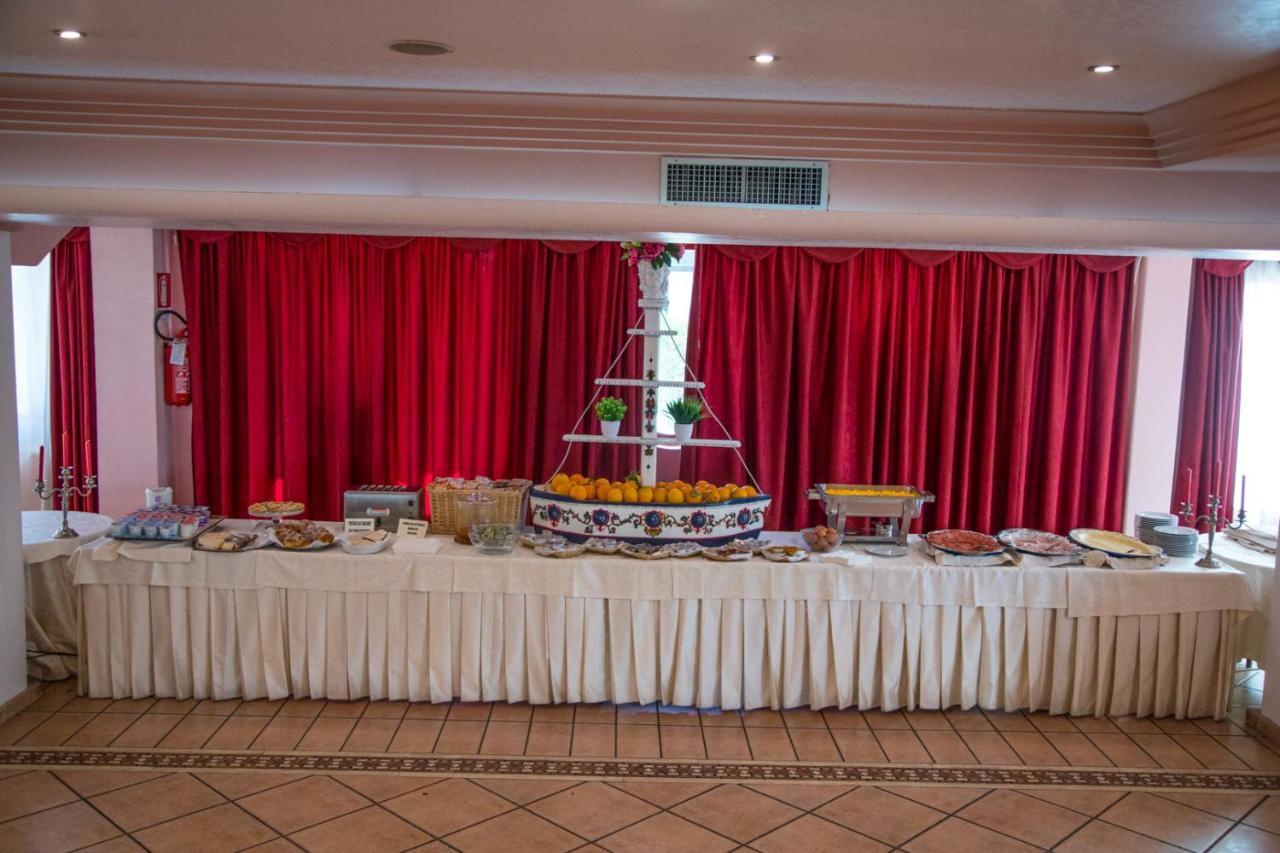 Assinos Palace Hotel Джардіні-Наксос Екстер'єр фото